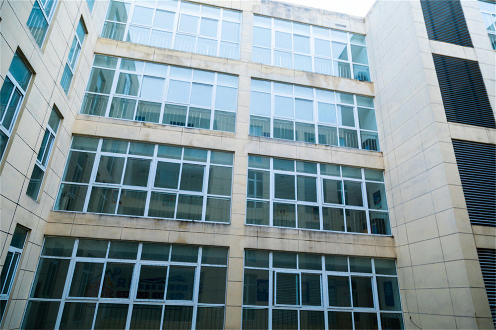 市委常委會召開會議